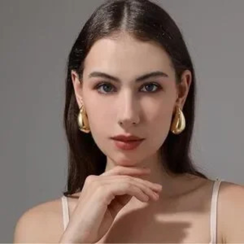 Sienna Medium Teardrop Earrings